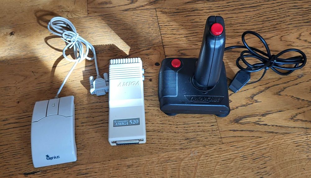 Gry, programy, akcesoria Amiga, C64