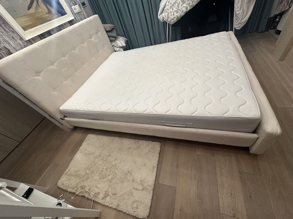 Łóżko z materacem Almi Decor