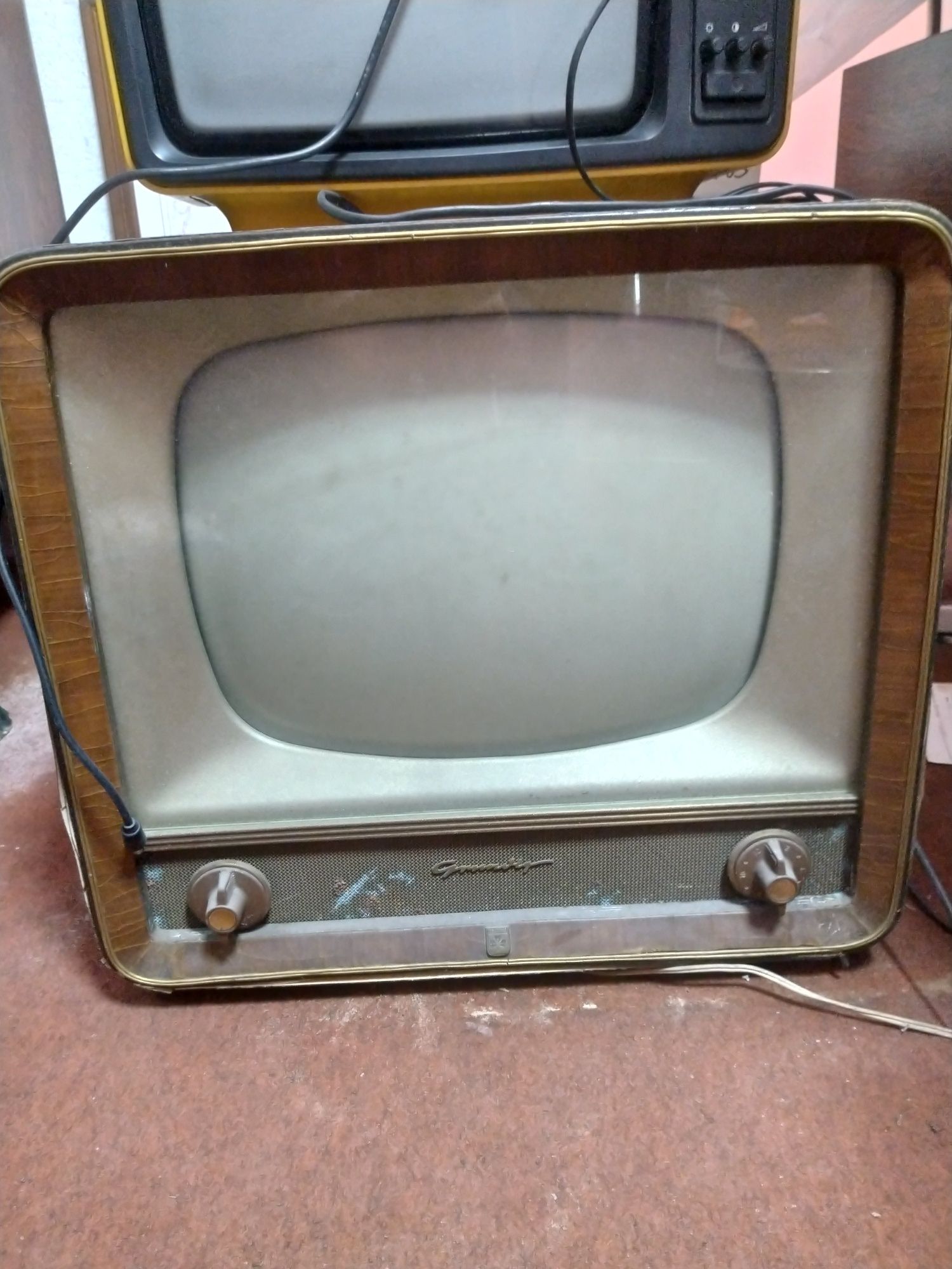 Televisão vintage anos 60