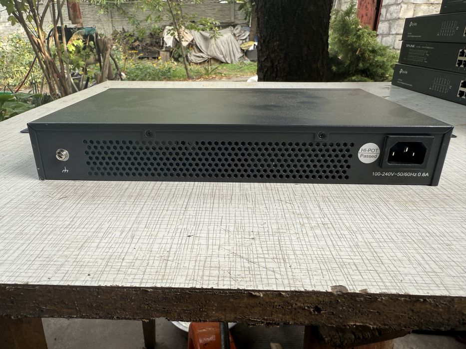 Комутаторы TP-LINK 5 штук. TL-SG1024D, TL-SF1024