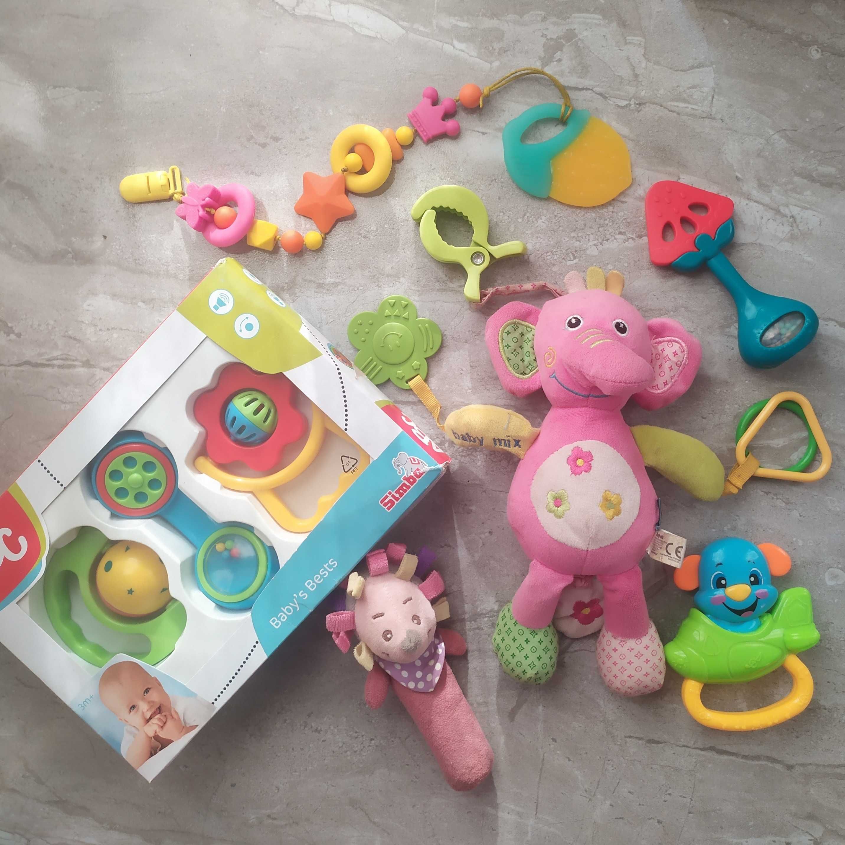 Набір іграшок для новонародженого