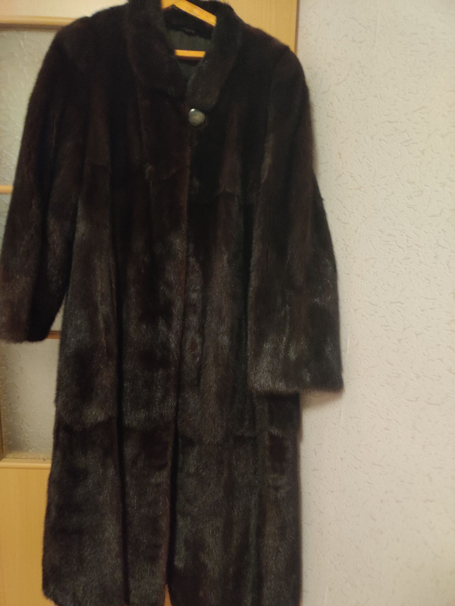 Продам норковую шубу