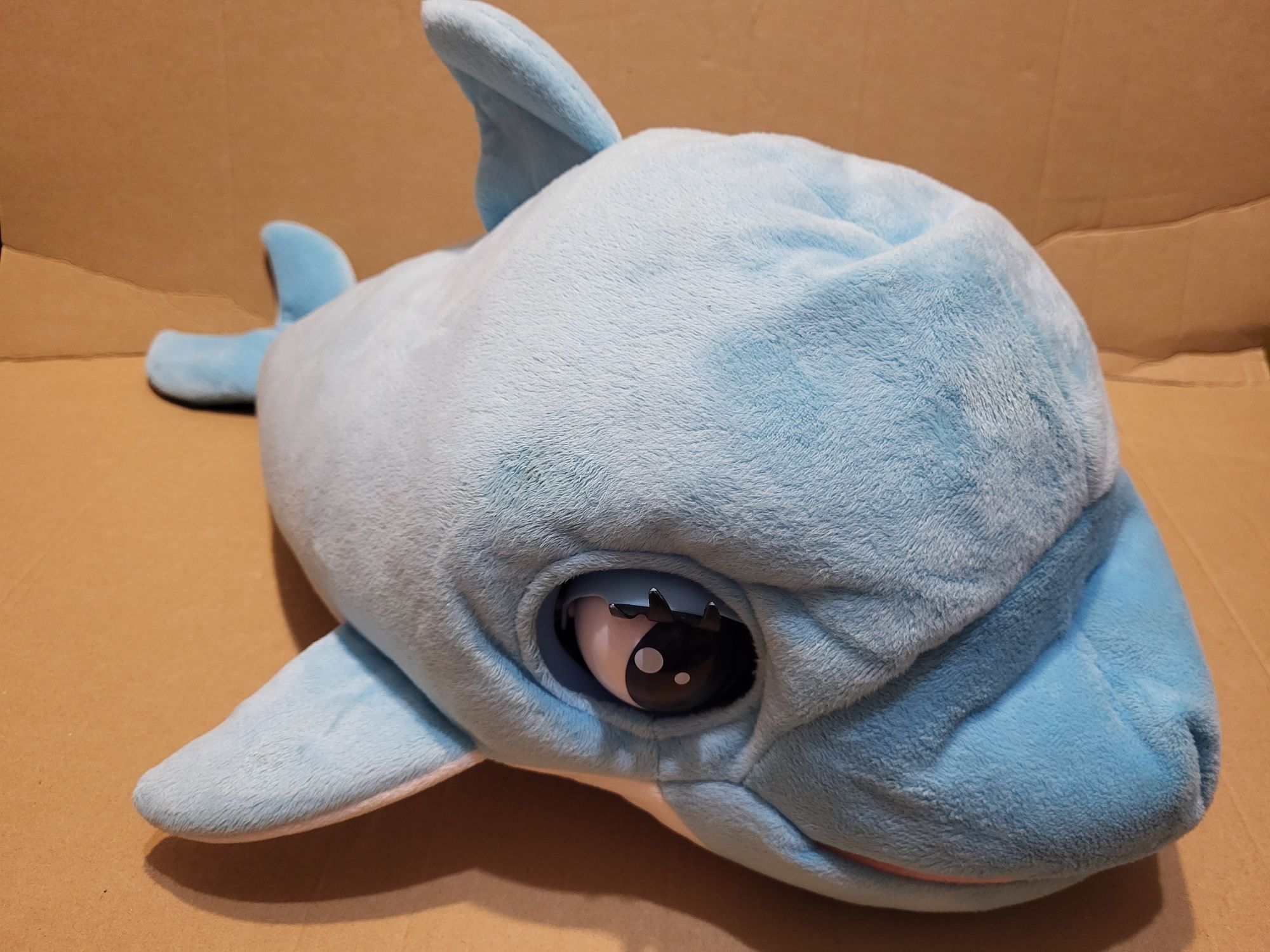 Delfin delfinek Blu Blu maskotka interaktywna pluszak
