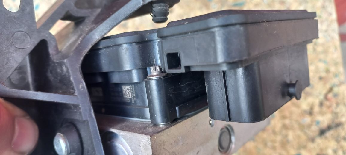 Модуль Блок ABS Tesla model 3