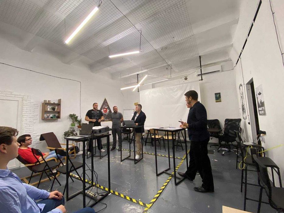 Коворкинг/Проектор/робоче місто/генератор/Канатная 6/холодильник