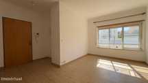 Apartamento T1 - 55 m2 - arrecadação - lugar de garagem- Telheiras