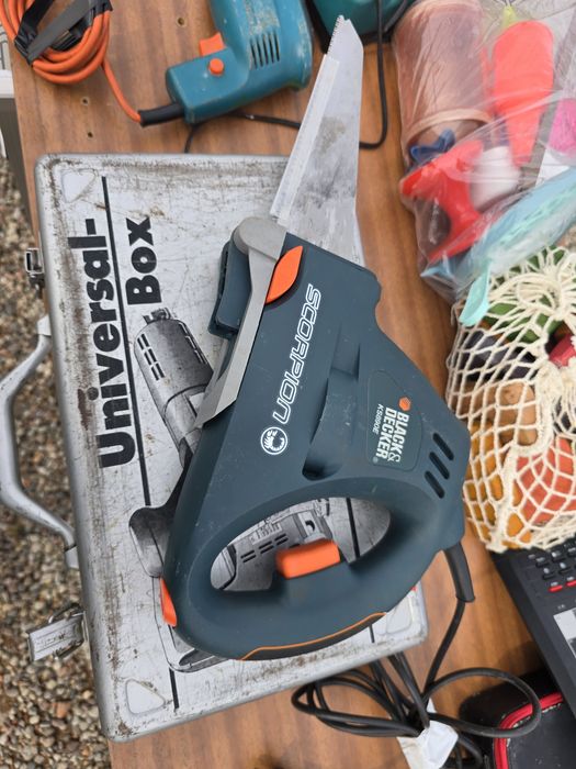Piła - wyrzynarka black decker  400 W