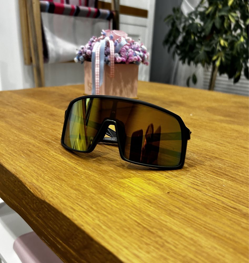 Okulary przeciwsłoneczne Oakley Sutro S Carbon Prizm 24K