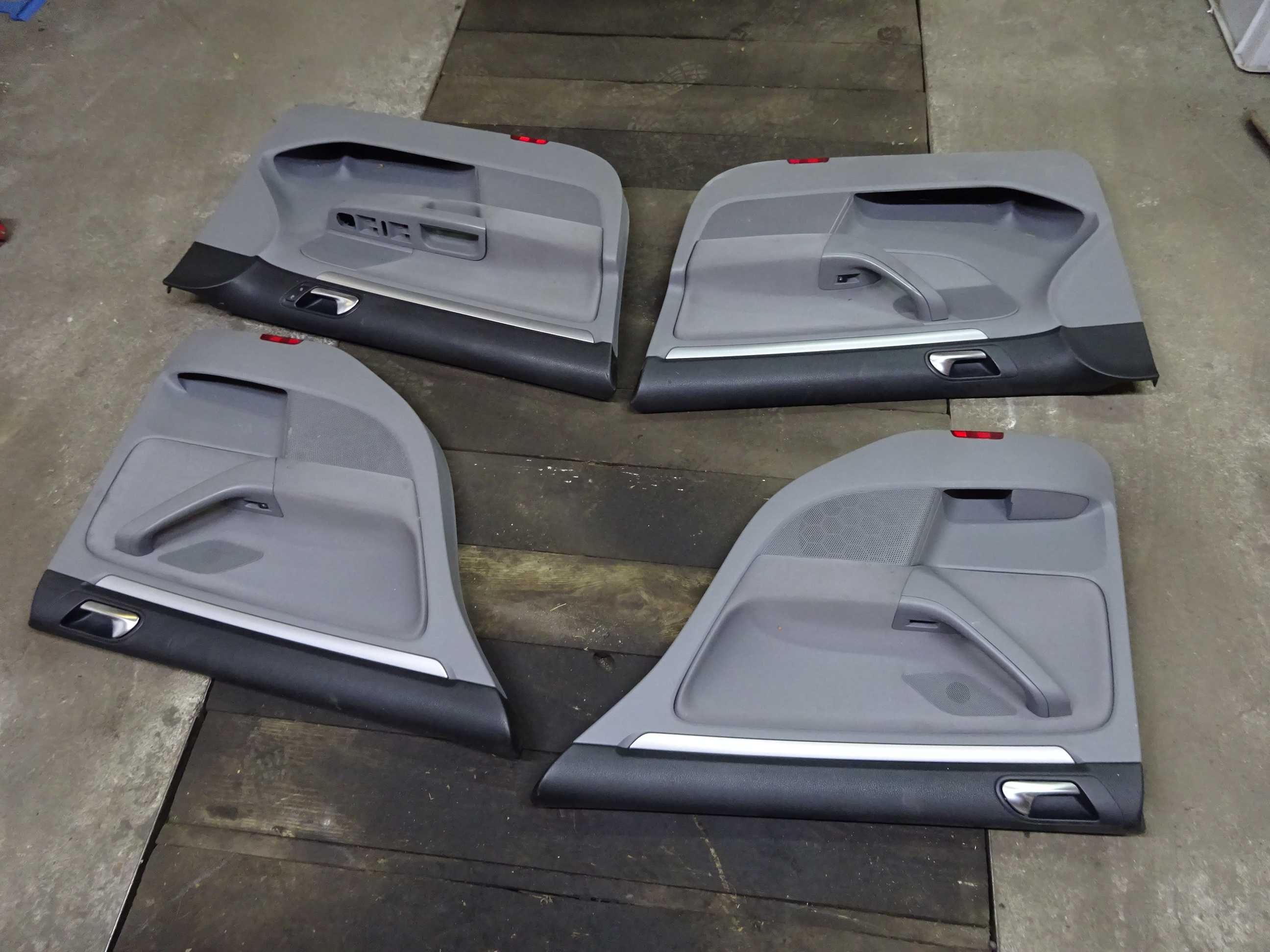 Fotel fotele kierowcy pasażera kanapa + boczki drzwi Vw Golf 5 V Kombi