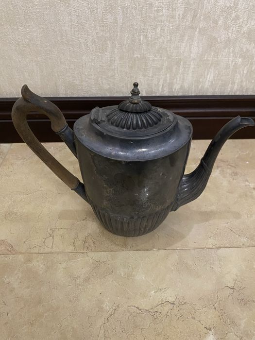 Чайник посеребренный Англия