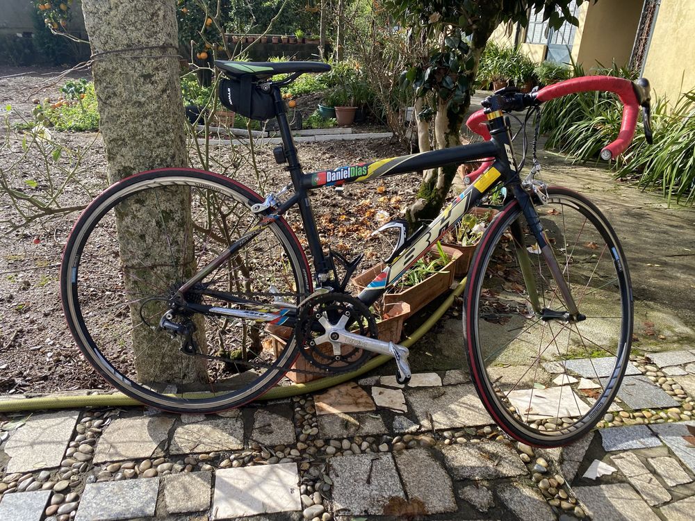 Bicicleta de estrada BH