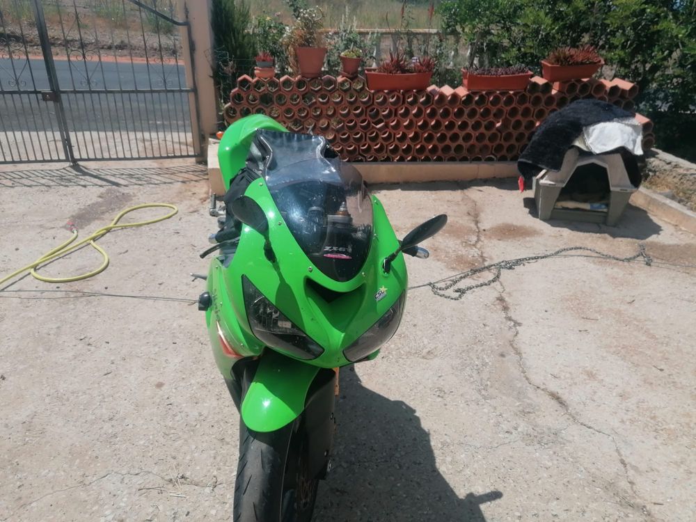 Kawasaki ninja 636 verde