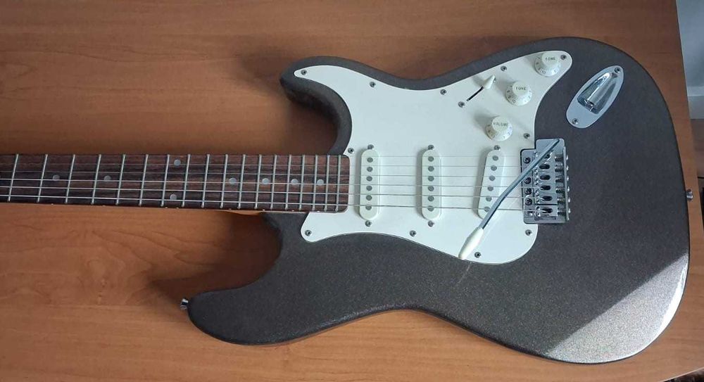 Gitara elektryczna Sounder, kabel, piec, pokrowiec