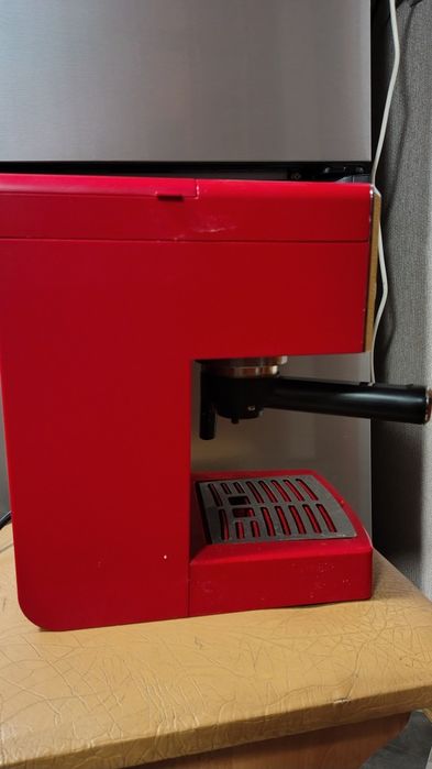 Рожкова кавомашина Saeco Poemia