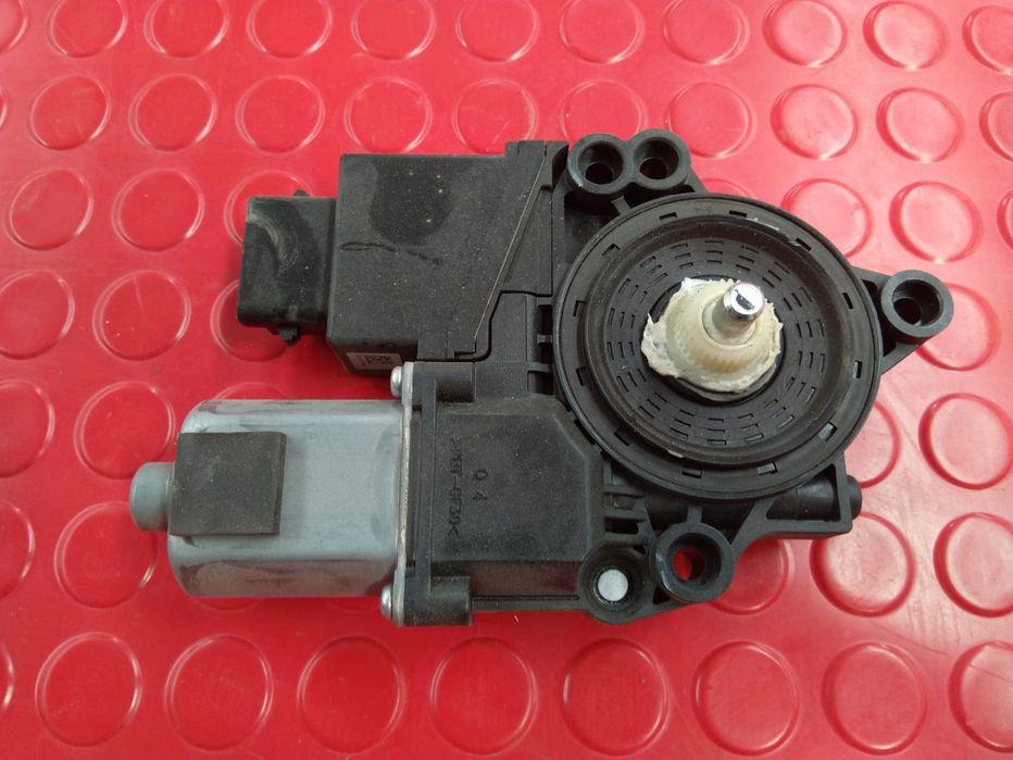 Motor Elevador Frente Dir - 82460-A2010 / 82460A2010 - KIA CEE'D (JD)