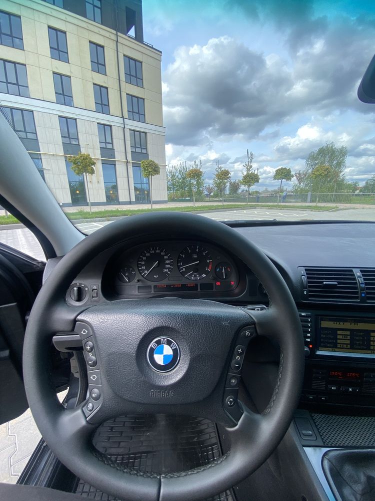 У продажу BMW e39