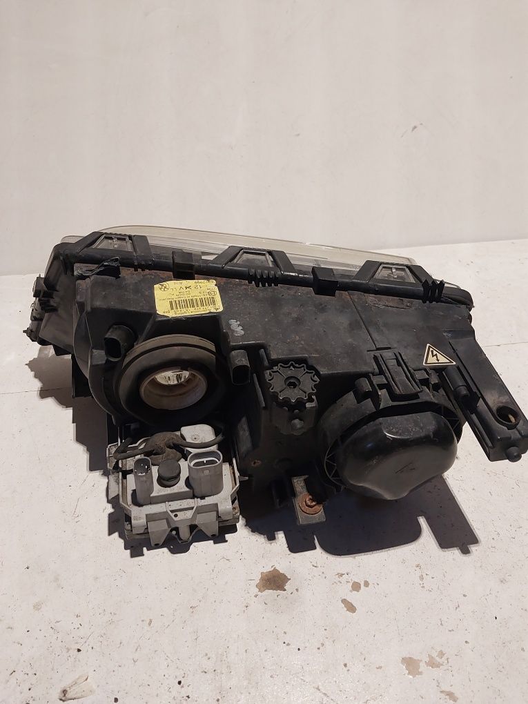 Prawa lampa xenon ksenon prawy reflektor bmw e 46 sedan touring kombi
