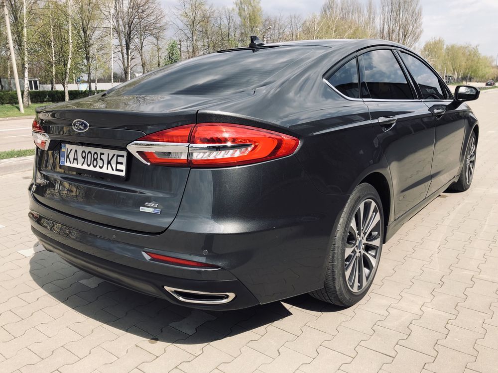 Ford Fusion SE 2020