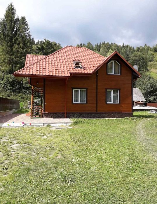 Житло в Карпатах. Басейн, чан. Славське