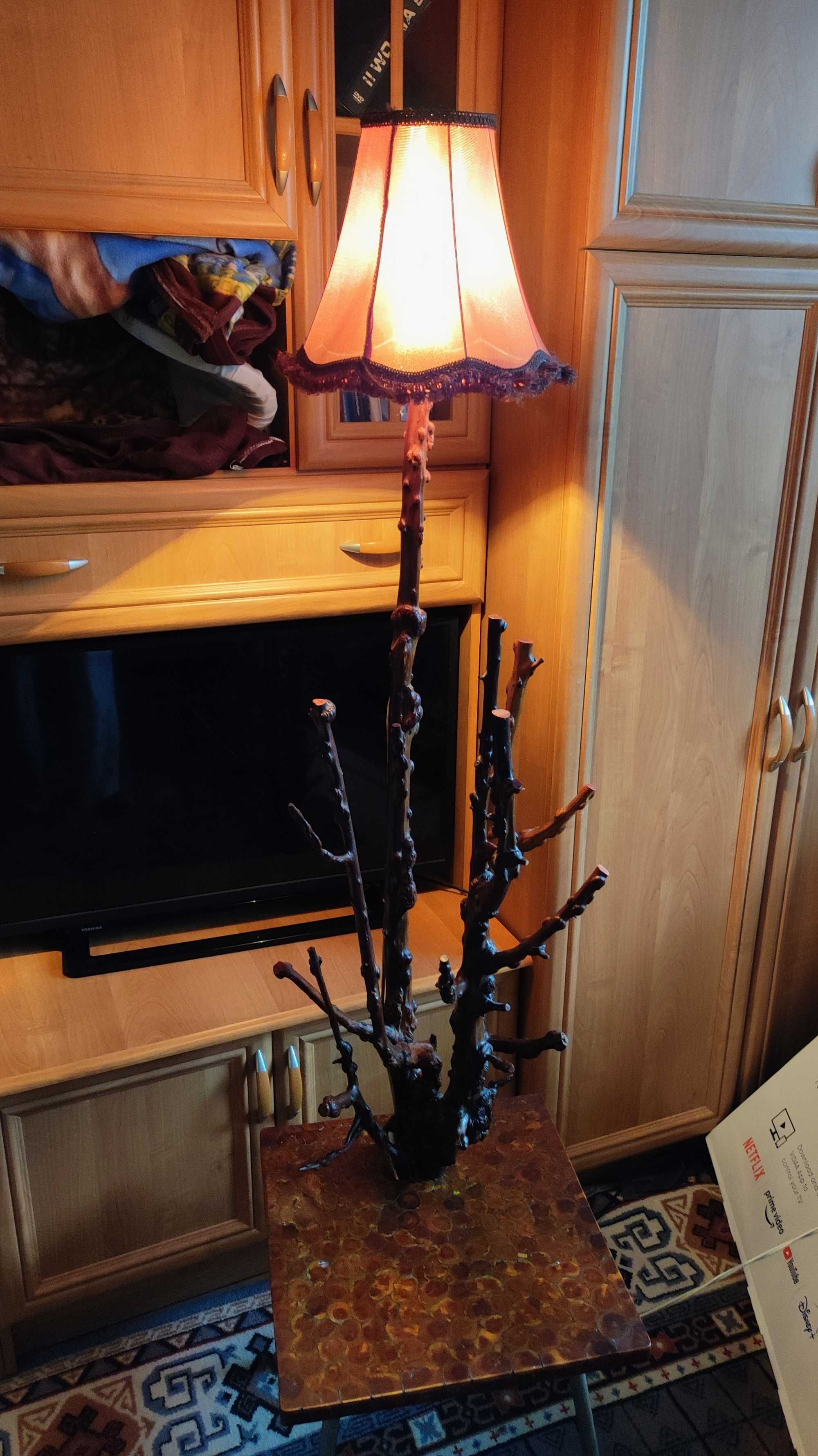 Drewniany stolik nocny kawowy lampka jałowiec ręcznie robiony handmade