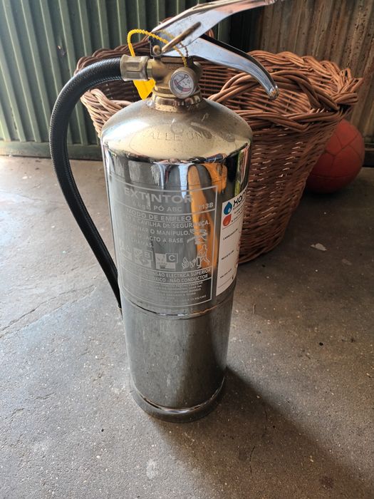 Extintor prateado 6kg pó ABC