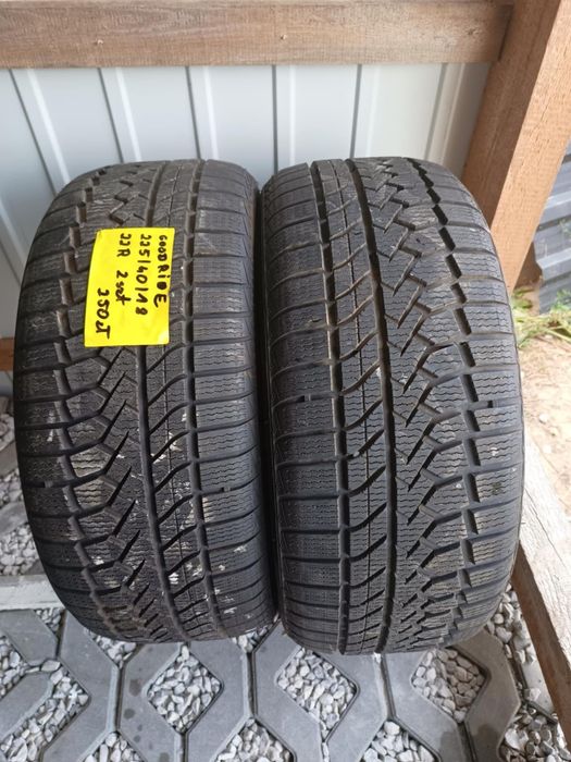 Para opon zimowych GoodRide 225/40/18