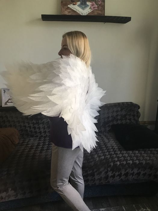 Крила голуба  миру, Крила ангела