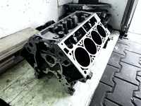 Blok silnika LS3 6,2l Corvette V8 na stolik uszkodzony