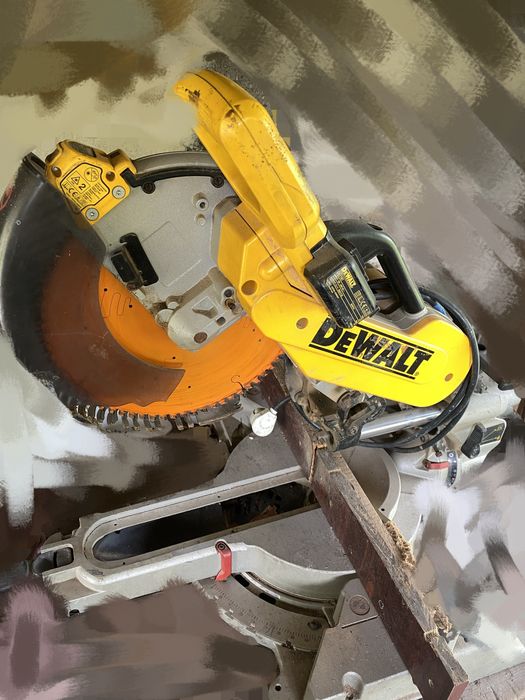 Торцовочна пила DeWalt DW 718-qs (305 мм)