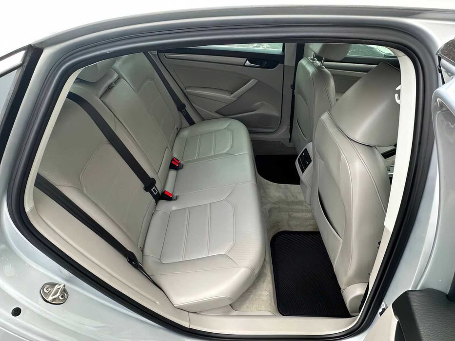 Volkswagen Passat      2015