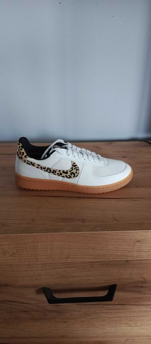 WMNS Nike Field General SE