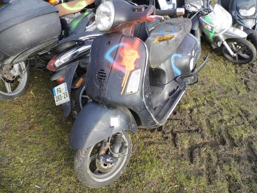 PIAGGIO VESPA GTS 125 silnk czesci lampa licznk lagi gaźnik kokpit