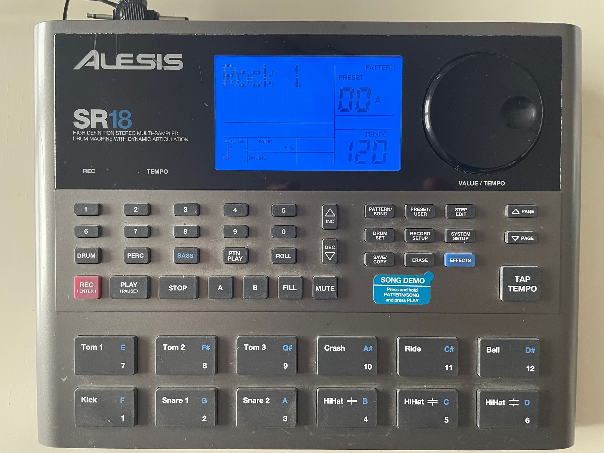 Legendarny automat perkusyjny ALESIS SR-18