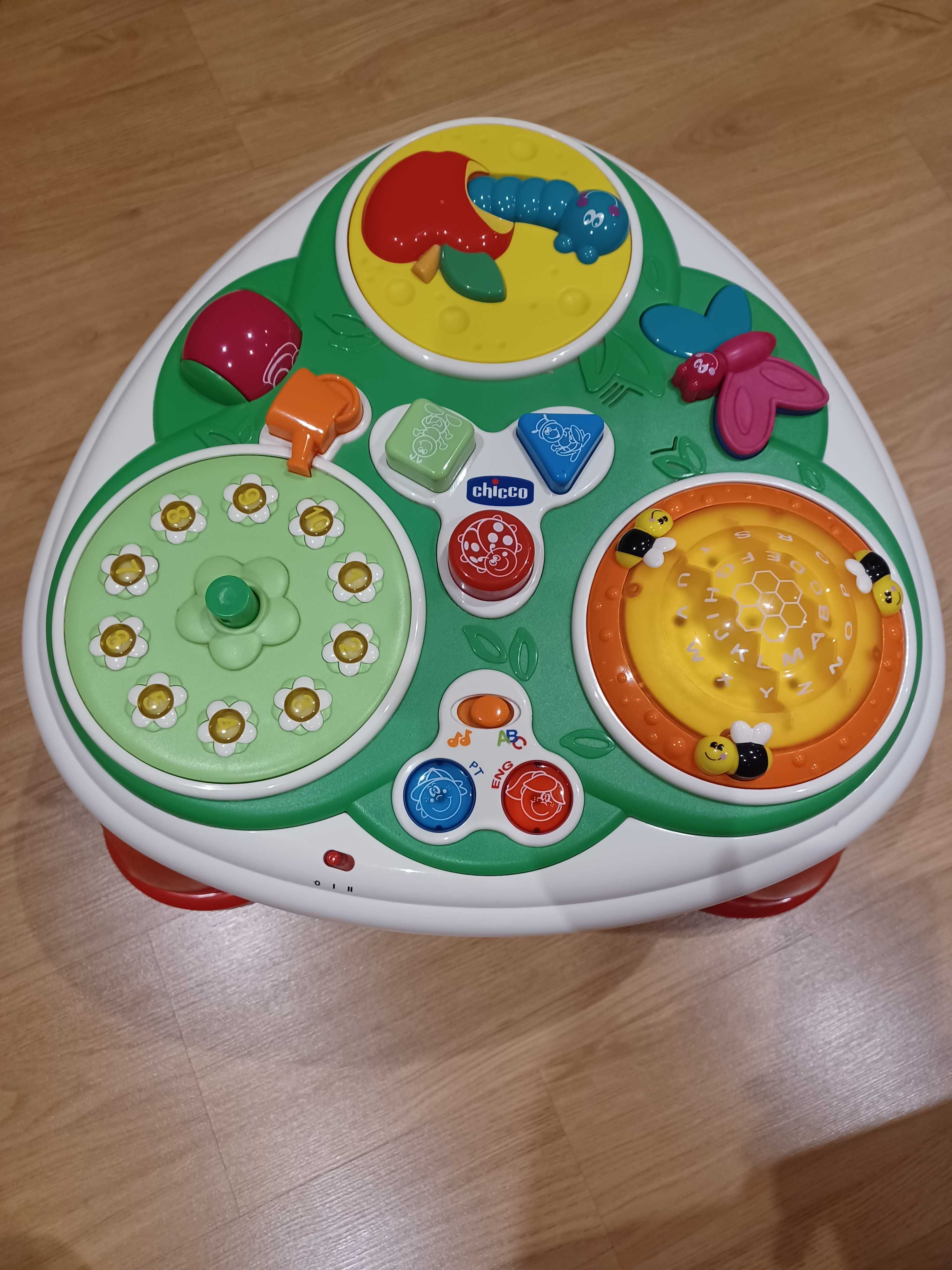 Mesa de atividades Chicco