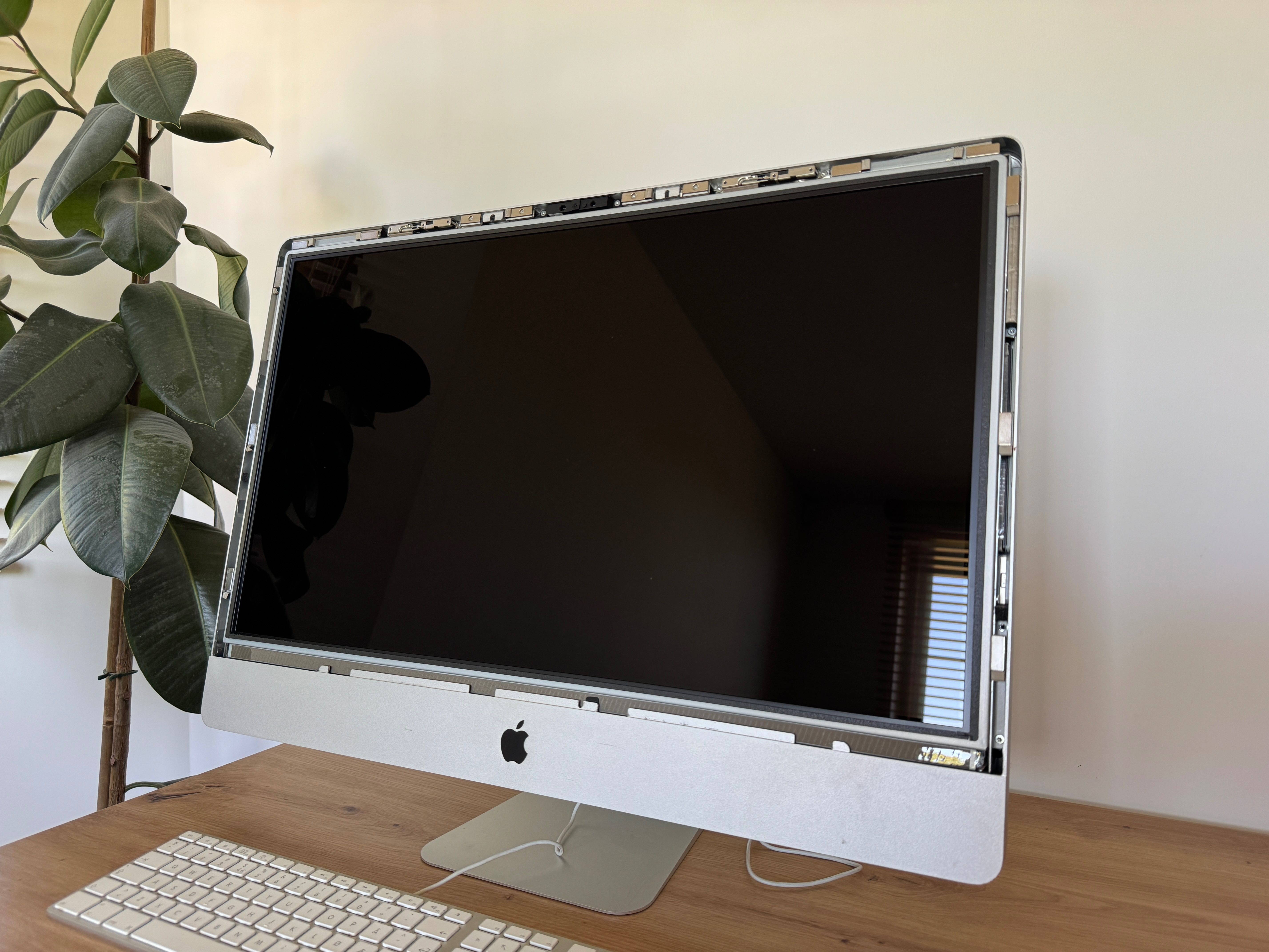 iMac 27" mid 2010 i3 3.2GHz 4/250GB Apple komputer