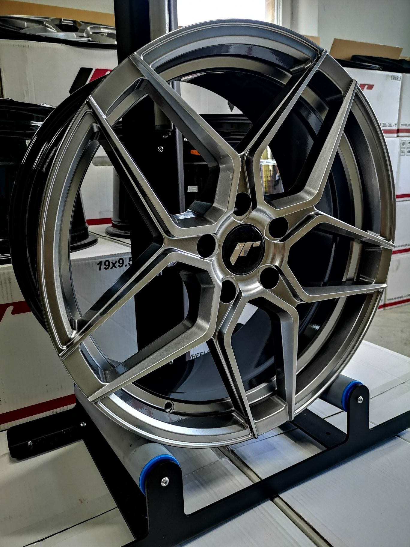 Felgi Japan Racing JR34 19" 19x8,5" 19x9,5" Kia Stinger GT