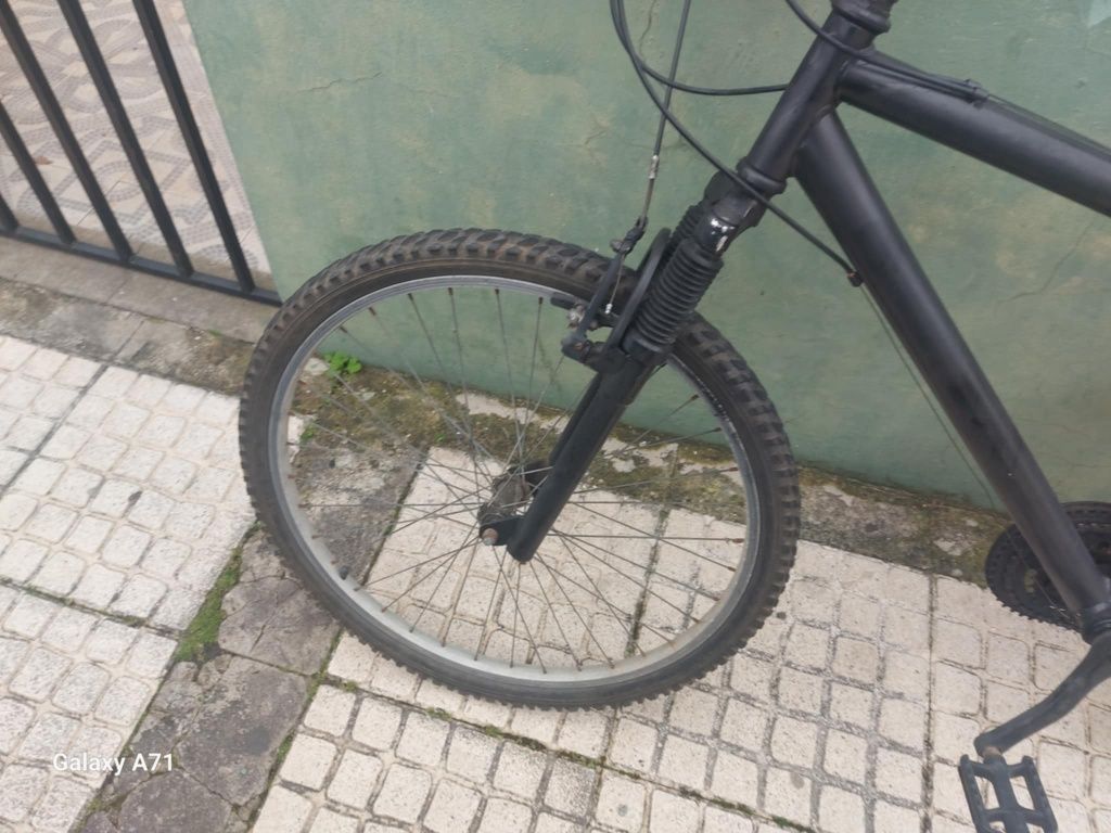 Vende se bicicleta