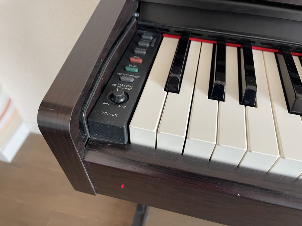 Електронне піаніно фортепіано Yamaha YDP-131