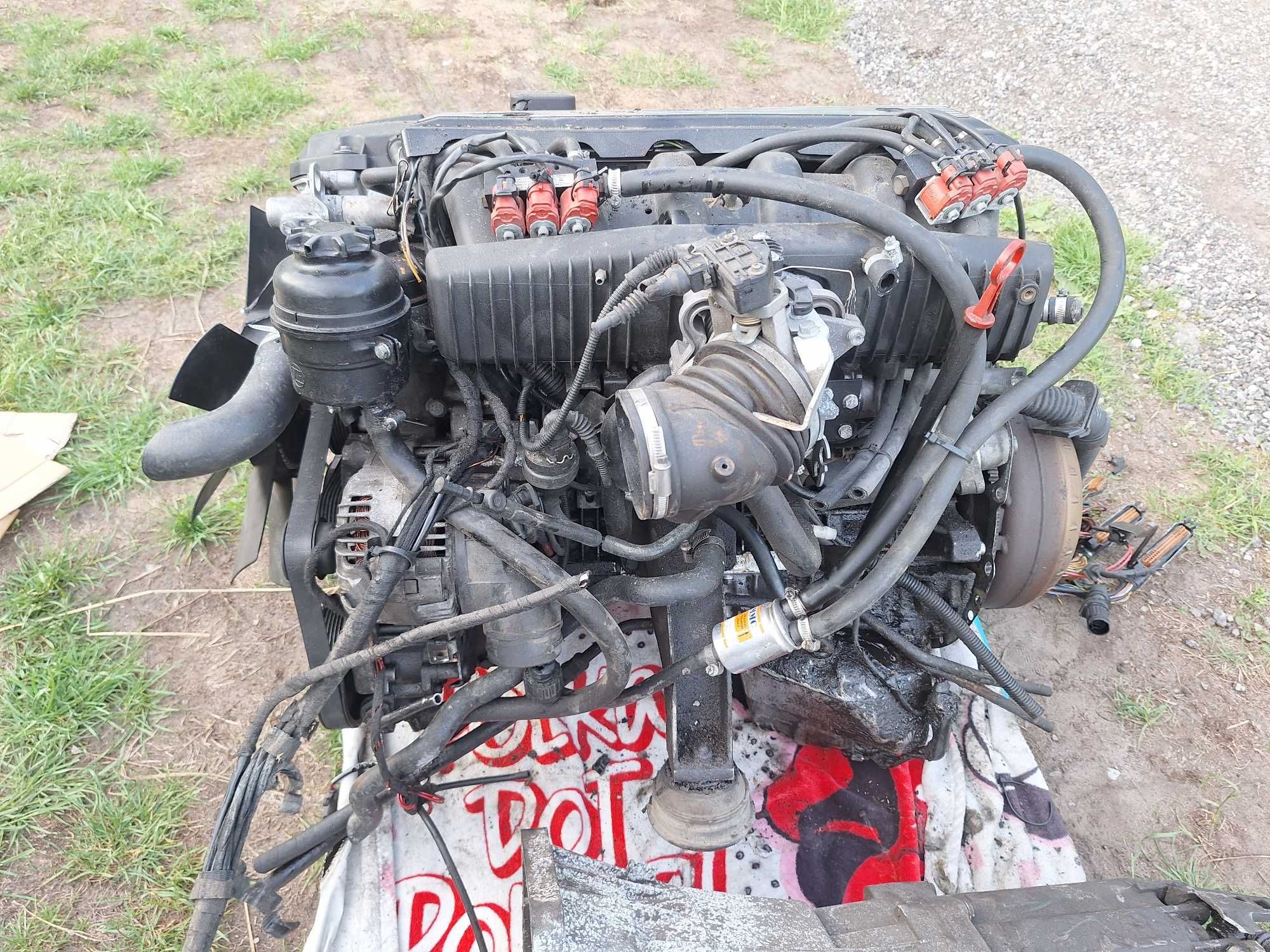 Silnik m52 jeden vanos do BMW e36 e39 na części głowica wałki miska
