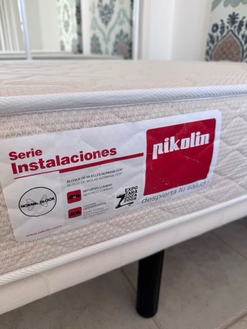 Cama solteiro Pikolin Sommier + cabeceira + quadro