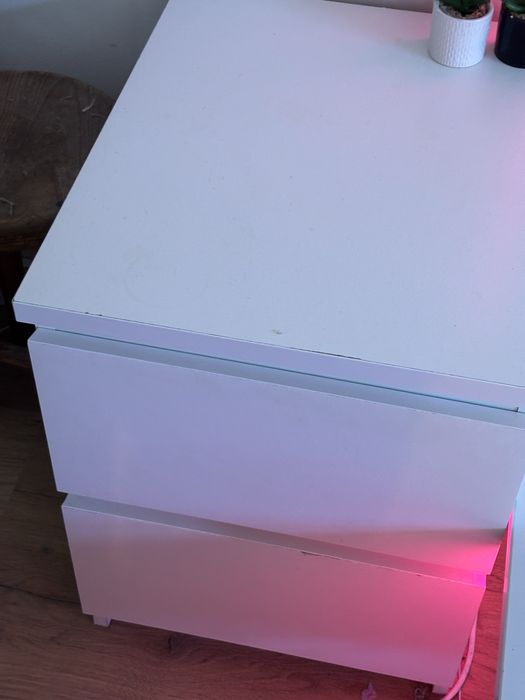 IKEA Malm Cama e Mesa de Cabeceira