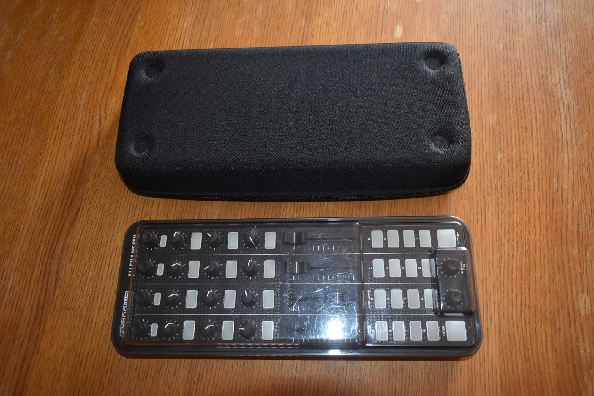 Kontroler MIDI / Interfejs audio Alleh & Heath K2
