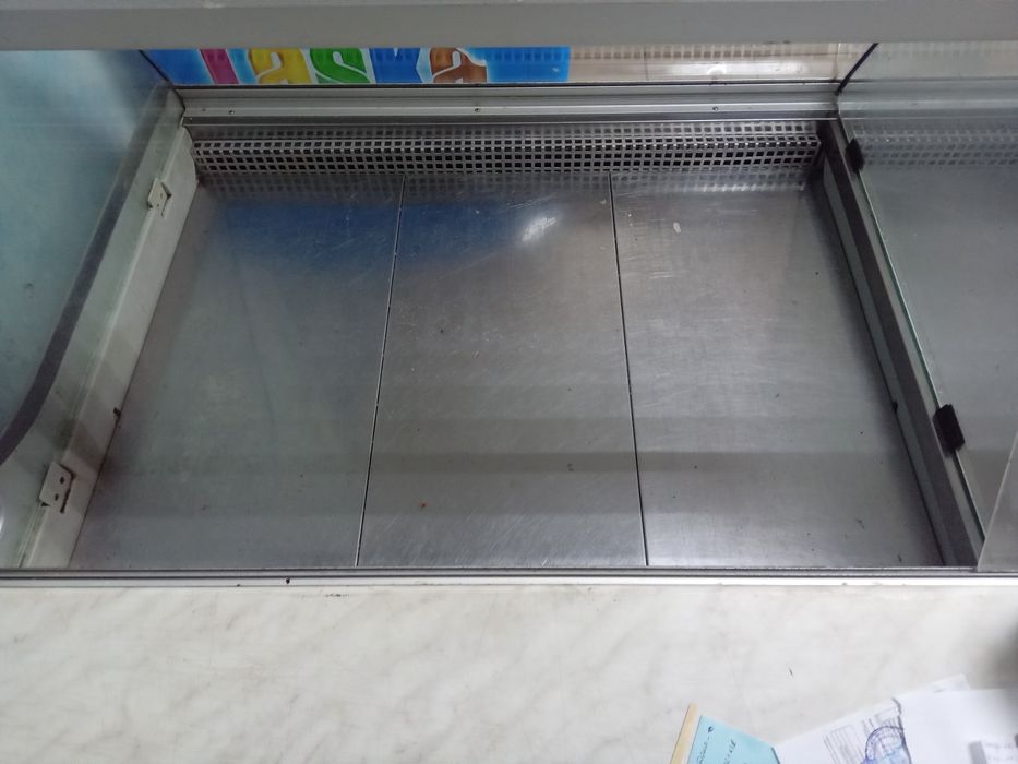 Вітрина холодильник