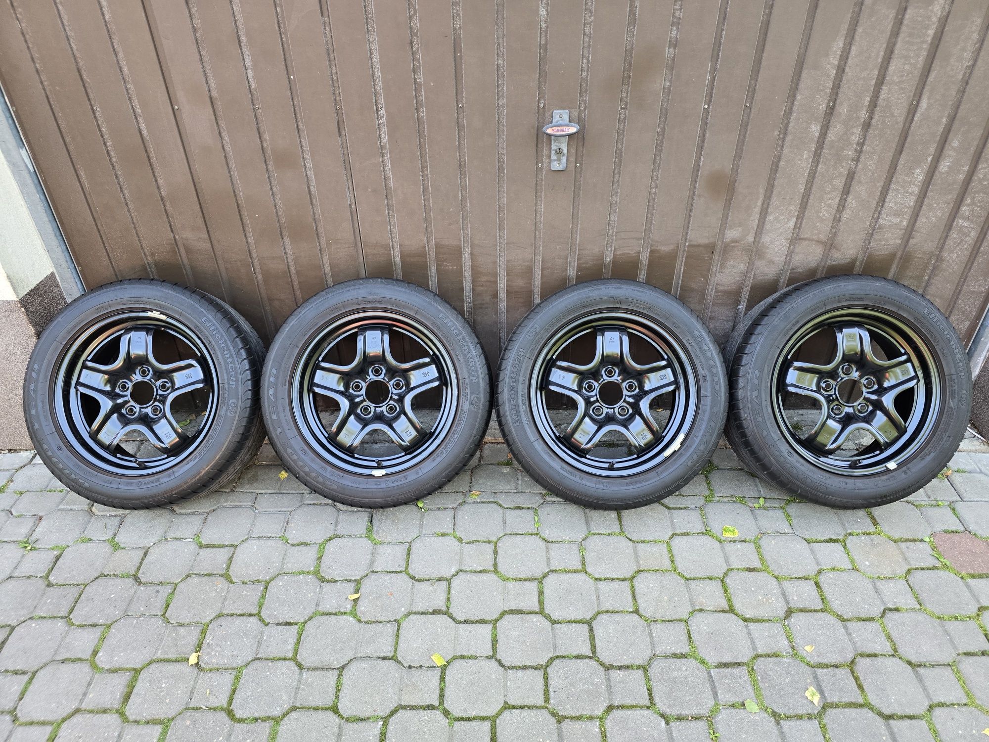 Felgi z oponami 205/55R16 Opel Astra J 5x115 4 GTC Chevrolet Cruze