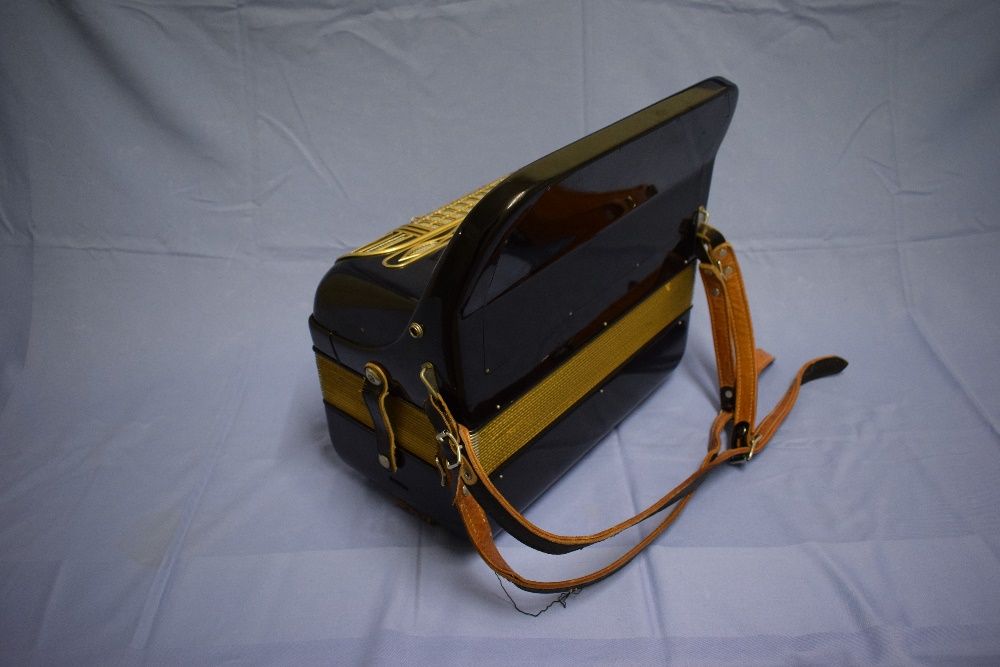 Acordeao hohner Riveira III 3 Voz 96 Baixos, N .194