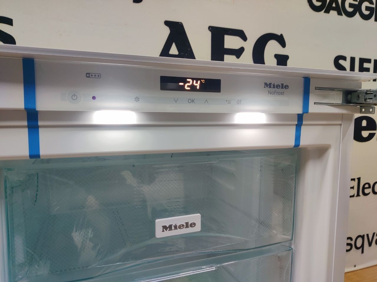 Встраиваемая морозильная камера пол столешницу! MIELE™FN30402i.GERMANY