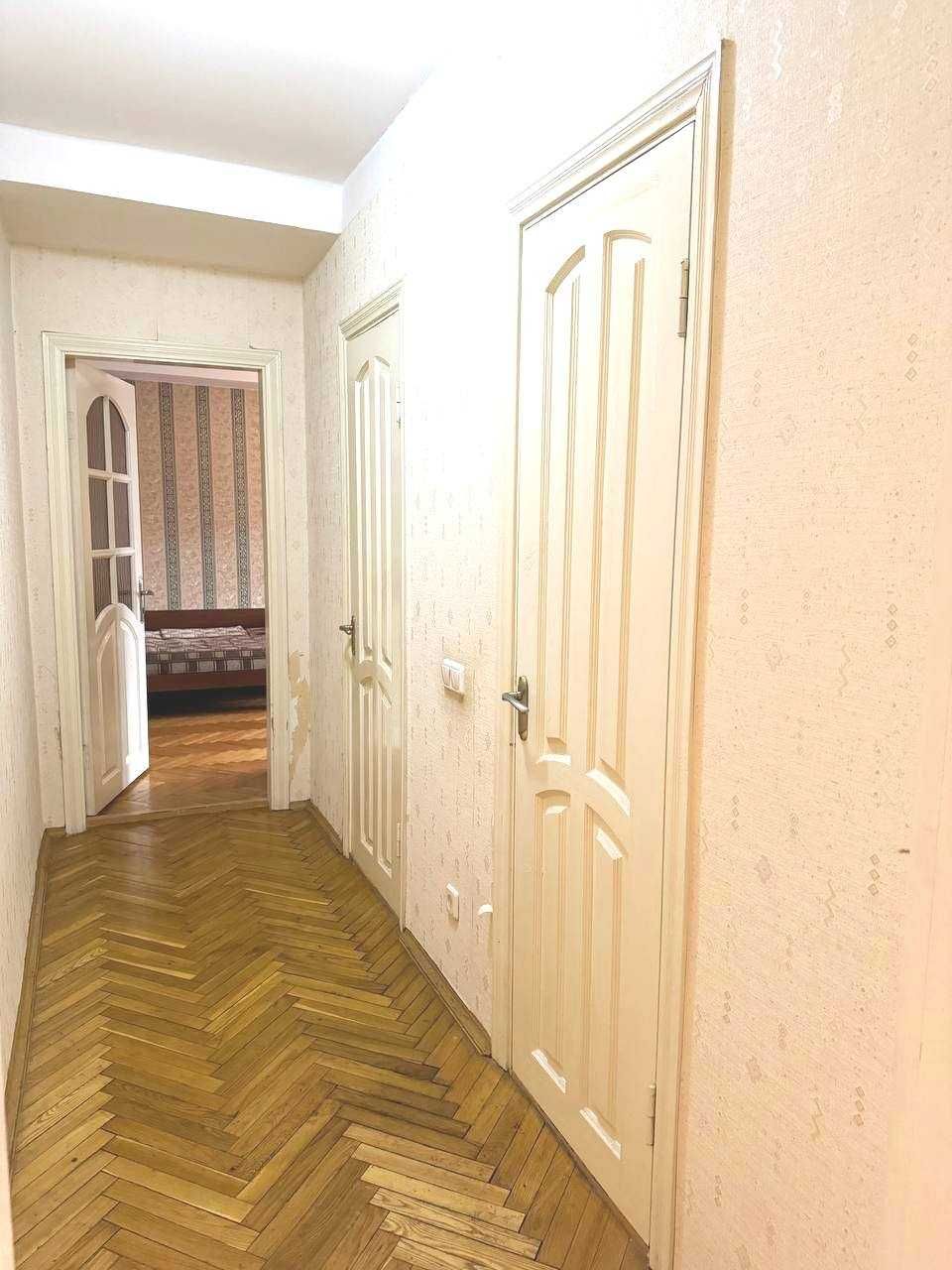 Велика квартира 124 м.кв., просп. Перемоги, 22. Метро КПІ