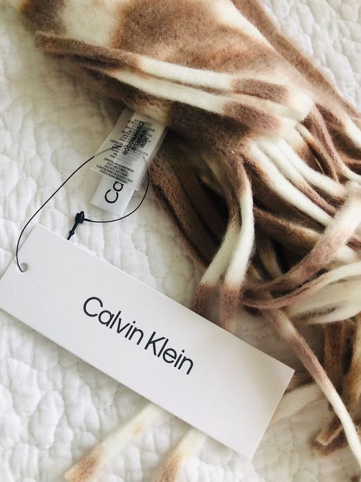 Calvin Klein szalik we wzor