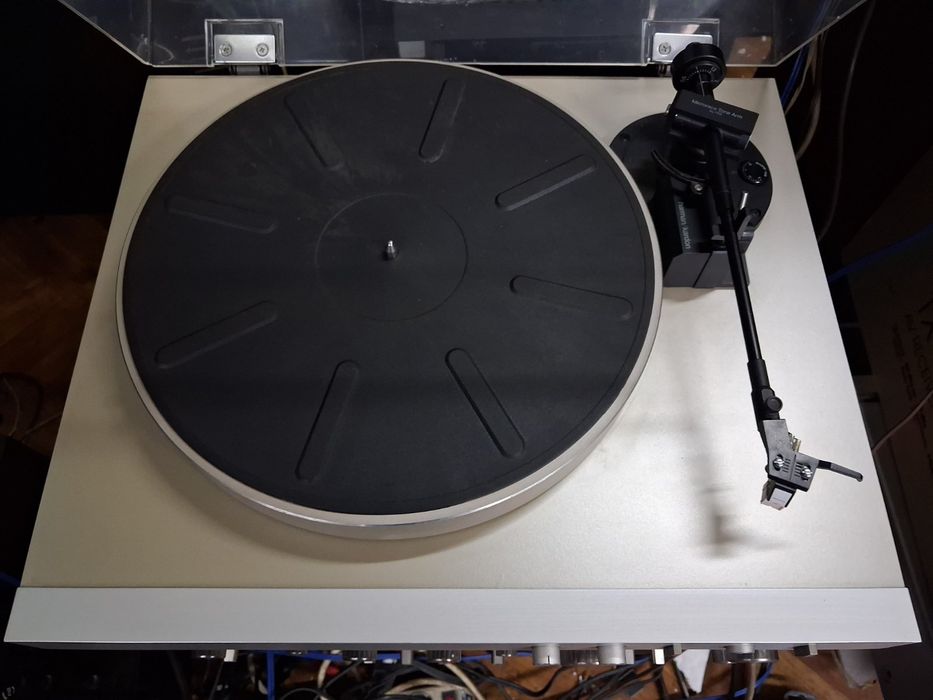 Harman Kardon T 40 Програвач вінілу