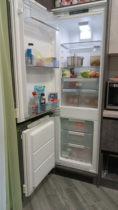 Встроенный холодильник Electrolux No frost
